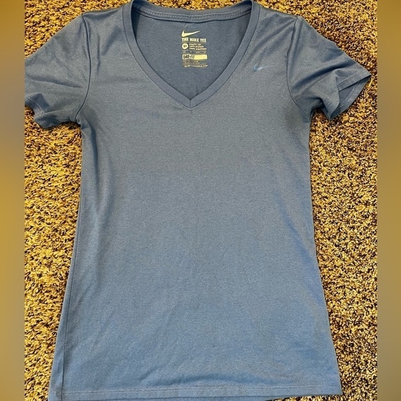 Nike Dry-Fit Tee - Picture 1 of 3